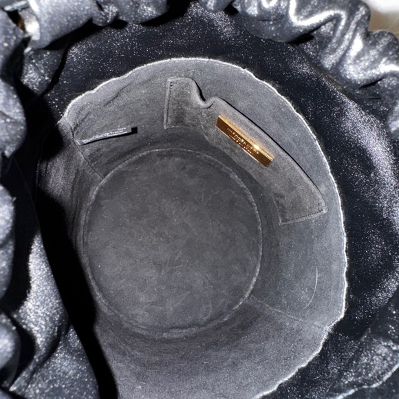 Audrey Medium Patent Leather Bucket Bag (Michael Kors Collection) - Picture 6 of 9